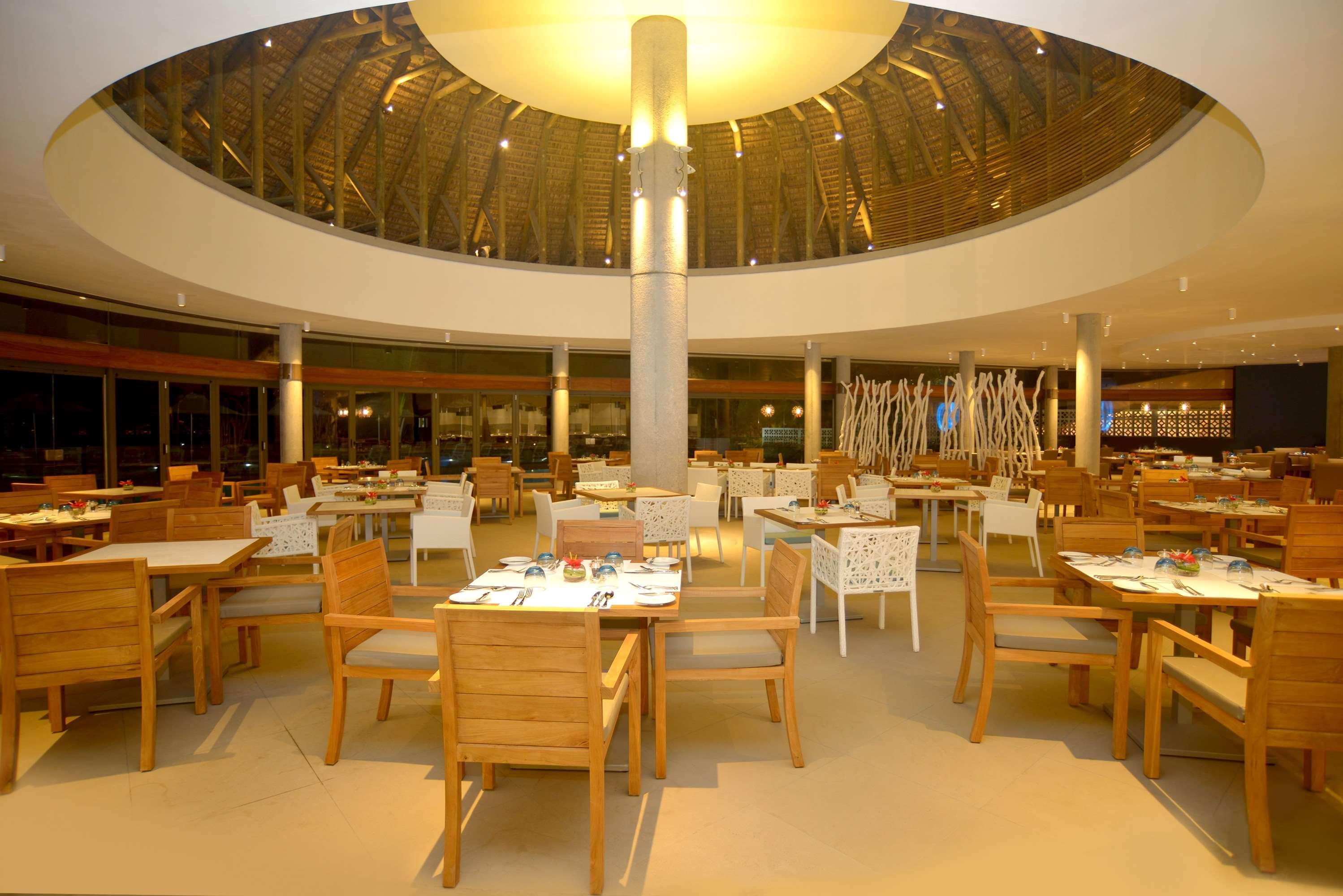 Radisson Blu Poste Lafayette Resort & Spa (Adults Only) Esterno foto